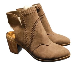 Women's Tan Ankle boots Never Worn still with tags.